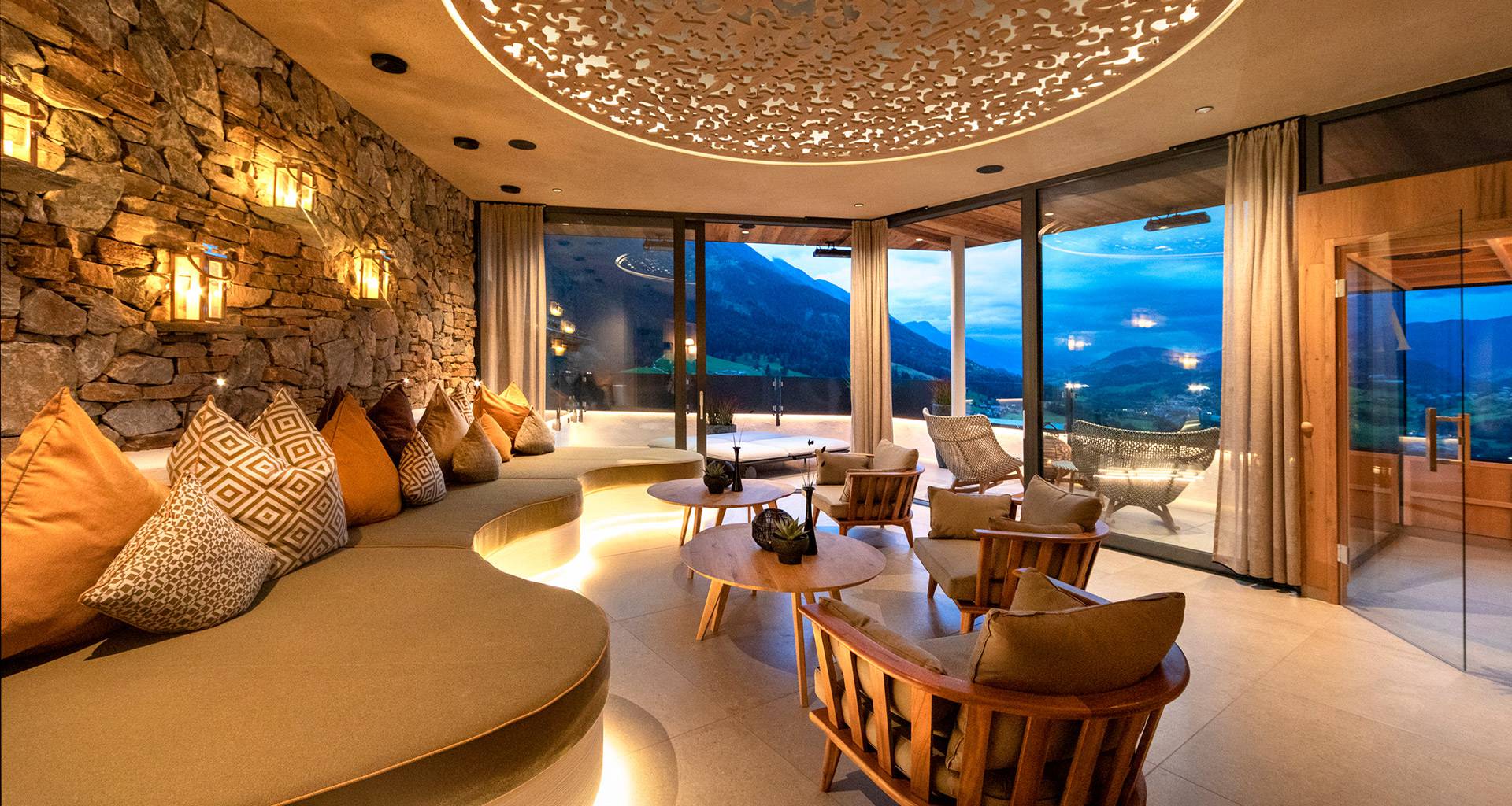 Aktivhotel Alpendorf - Yoga und Alpine-Wellness